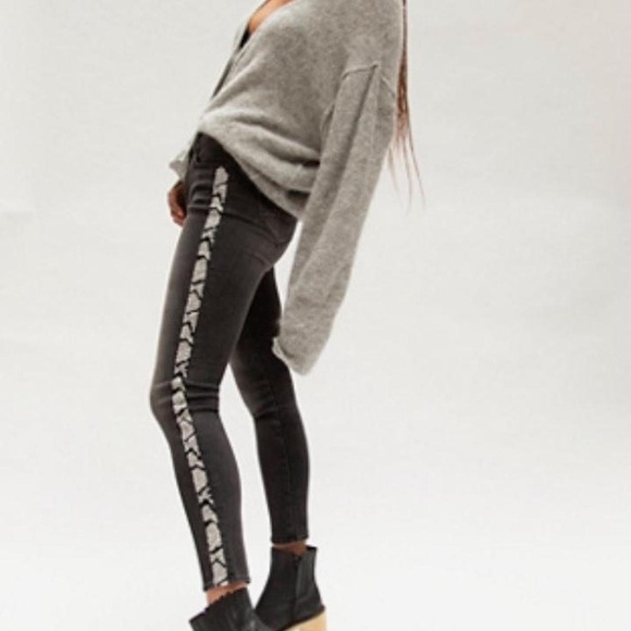 Driftwood Jeans Women's 27 Black Jackie High Rise Skinny Embroidered Snakeskin - Picture 4 of 13